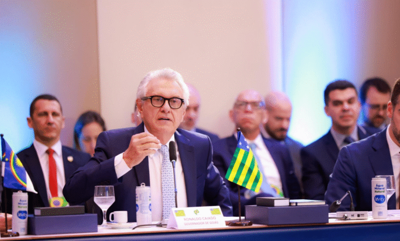 Caiado apresenta modelo de segurança pública de goiás em curso internacional