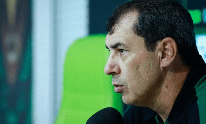 Fábio Carille é apresentado no Goiás