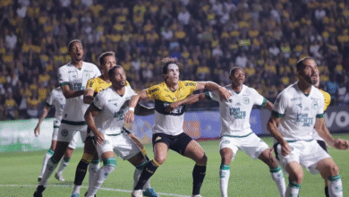 Goiás quebra tabu, vence o Criciúma e volta ao G4 da Série B