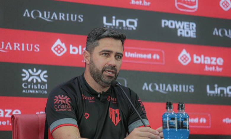 Atlético-GO renova com Rafael Lacerda para 2026