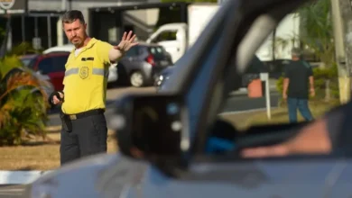 Agentes de trânsito de Goiânia poderão usar taser e spray de pimenta após aprovação de projeto