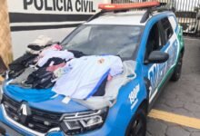 Mulher é presa suspeita de furtar R$ 5,6 mil de roupas em shopping, em Aparecida (Foto: pmgo)