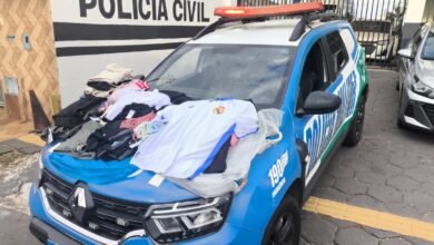 Mulher é presa suspeita de furtar R$ 5,6 mil de roupas em shopping, em Aparecida (Foto: pmgo)