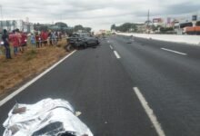 Mulher morre após colisão entre carro e motocicleta na BR-452, em Rio Verde (Foto: PRF)