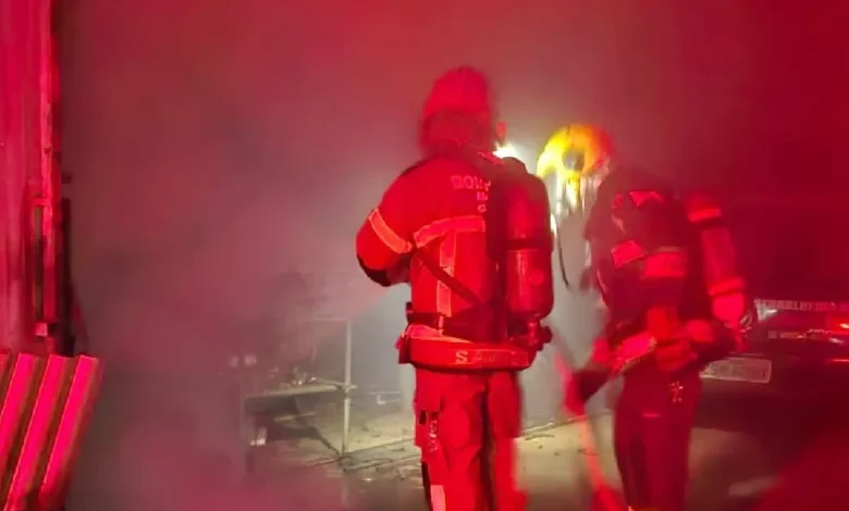 Incêndio em serralheria de Ceres destrói ferramentas e compromete rede elétrica