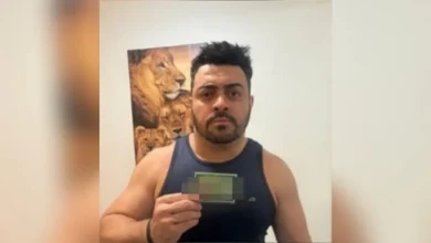 Lutador acusado de agredir adolescente corta tornozeleira e se entrega à polícia em Trindade