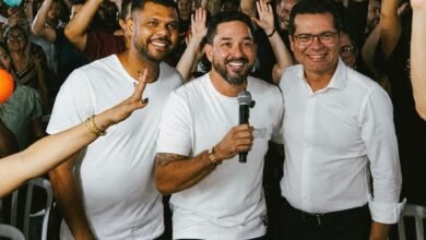 Thialu reúne mais de 1.000 apoiadores e declara apoio a Romário Policarpo para deputado estadual