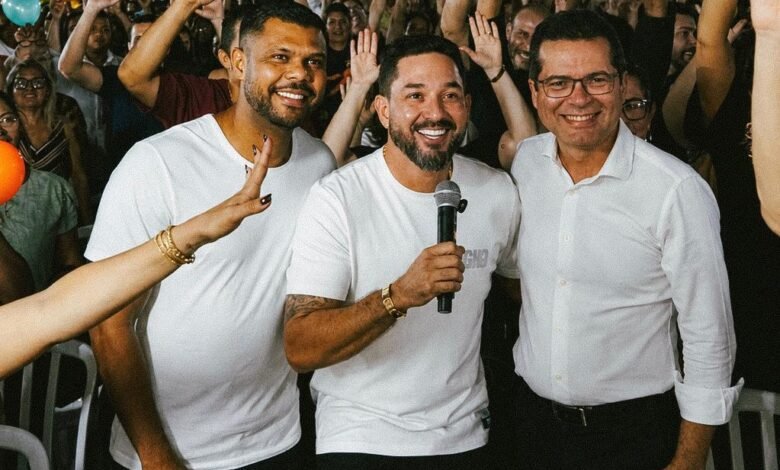 Thialu reúne mais de 1.000 apoiadores e declara apoio a Romário Policarpo para deputado estadual