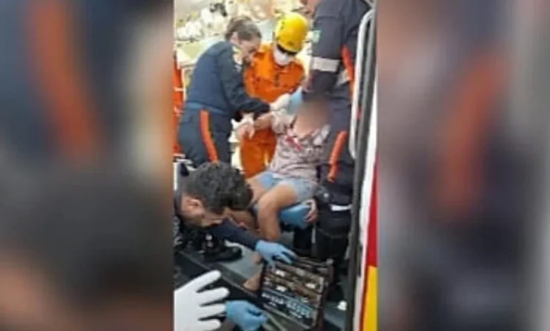 Carro capota e cai em ribanceira de 50 metros em Luziânia