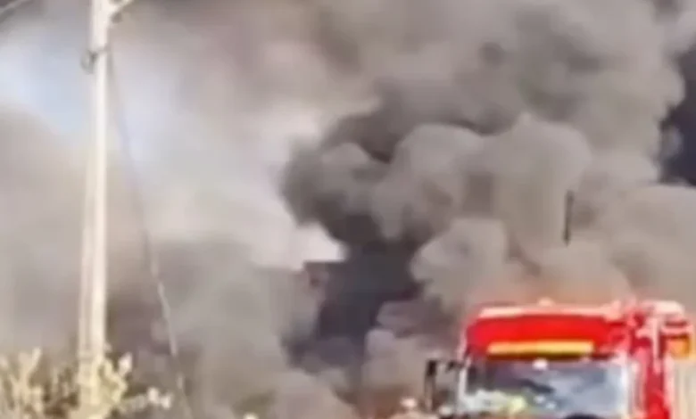 Incêndio atinge fábrica de esteiras rolantes em Goiânia e levanta coluna de fumaça sobre a região