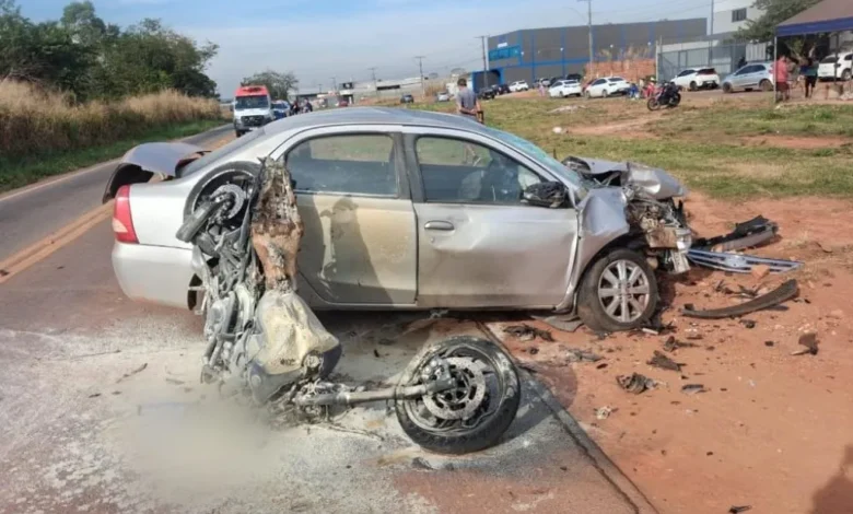 Motociclista de 27 anos morre após colisão com carro na GO-462, em Goiânia