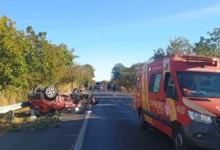 Motorista morre e cinco pessoas ficam feridas em colisão frontal na BR-020, em Formosa