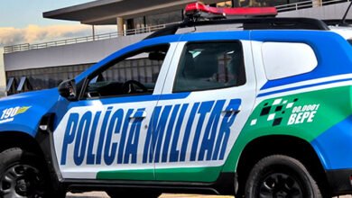 Mulher agride idoso, desacata policiais e urina em viatura durante ocorrência em Anápolis