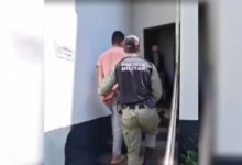 Homem é preso suspeito de matar esposa e lavar roupas ao lado do corpo em Jataí
