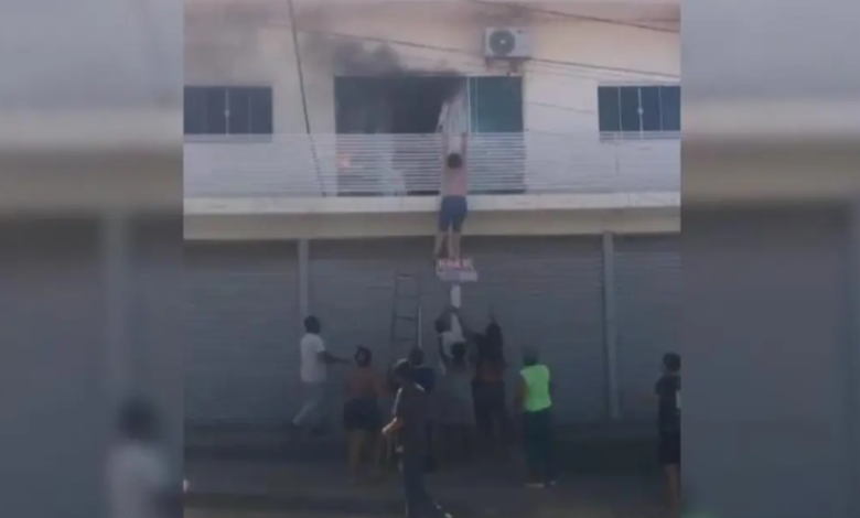 Idosa de 64 anos se joga de sacada para escapar de incêndio em Anápolis