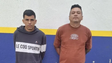 Motoristas de aplicativo são presos após armarem falsa ajuda para sequestrar e roubar passageiro em Goiânia