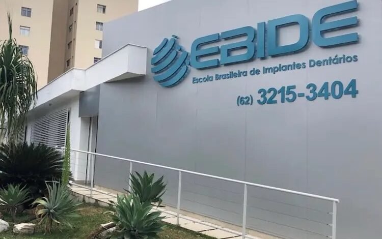 Clínica abandonada em Goiânia onde dois homens foram presos tentando furtar aparelhos de raio-X.