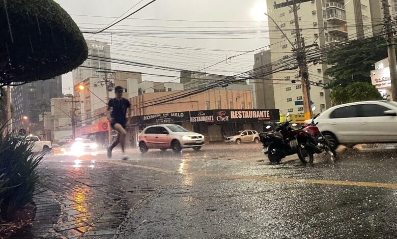 Goiânia pode ter pancadas de chuva nesta terça, mas calor ainda deve chegar a 36°C