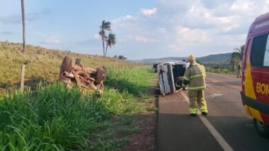 Casal de idosos de 88 anos morre após colisão entre caminhonetes na GO-221, em Goiás