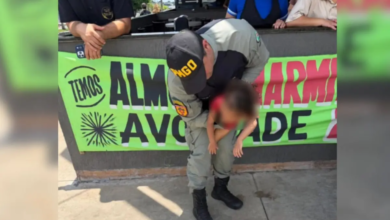 Criança de 1 ano é salva por policiais após se afogar em caixa-d’água em Aparecida de Goiânia